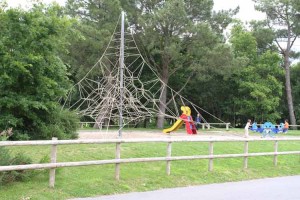 A giant's cat's cradle for kids to climb in the play area