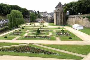 The glorious gardens of the Castle De L'Hermine