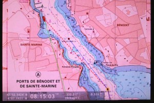 The chart showing Play d'eau and the start of the route to Camaret